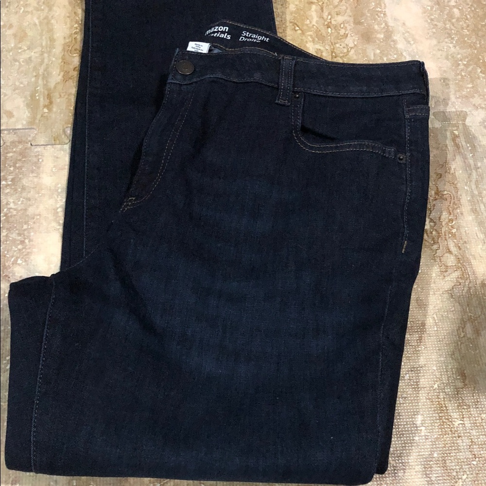 Amazon Essentials Women's Dark Blue Straight Jeans